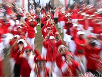 Semringah ibu-Ibu Zumba Bareng di Daihatsu Kumpul Sahabat