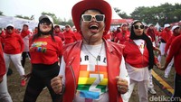 Wajah-wajah semringah terpancar dari para pengunjung.