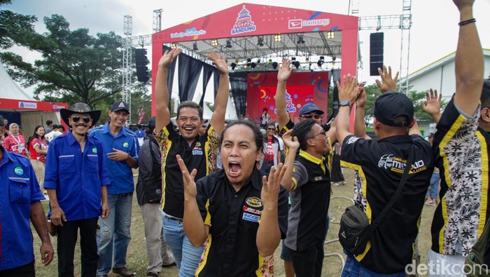 Seru-seruan Games Antar-klub di Daihatsu Kumpul Sahabat Bandung Seru-seruan Games Antar-klub di Daihatsu Kumpul Sahabat Bandung