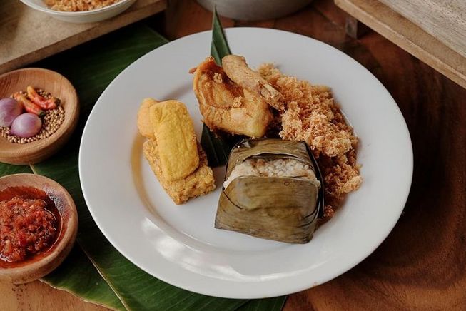 5 Restoran  Rumah Joglo yang Wajib Disambangi di Bandung