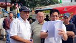 Aksi Gerobak Sapi saat Kepung Kantor Bupati Sleman