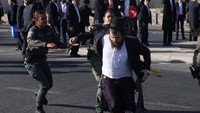 Penolakan wajib militer Yahudi ultra-Ortodoks ini dilakukan di tengah perang antara Israel dan Hamas.  