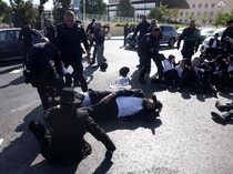 Blokir Jalan, Yahudi Ultra-Ortodoks Tolak Wajib Militer