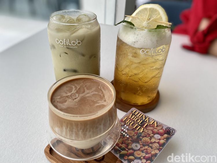 Uniknya Matcha Espresso dan Salmon Chasuke di Cofilab BSD