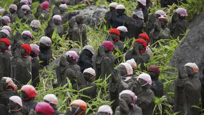 Deretan Patung Jizo Jadi Objek Wisata di Prefektur Tochigi Jepang A view of Sentai Jizo, or 1000 stone statues, at