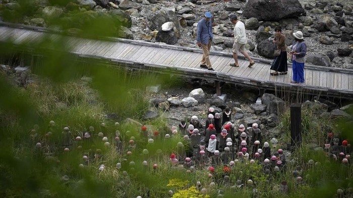 Deretan Patung Jizo Jadi Objek Wisata di Prefektur Tochigi Jepang A view of Sentai Jizo, or 1000 stone statues, at
