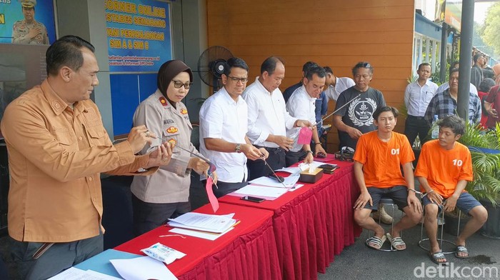 Dua pelaku ditetapkan sebagai tersangka pengeroyokan 3 warga di Meteseh, Semarang.