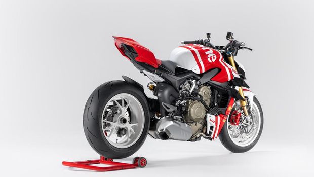 Ducati Streetfighter V4S x Supreme