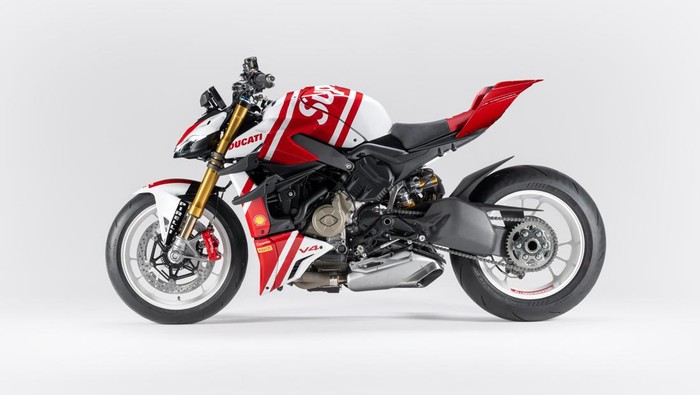 Ducati Streetfighter V4S x Supreme