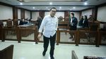 Ekspresi Pegawai Pajak Yulmanizar dan Febrian Divonis 4 Tahun Bui