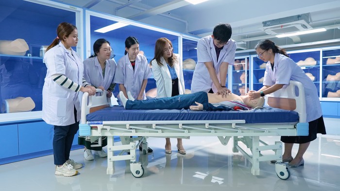 Fasilitas laboratorium anatomi digital di Fakultas Kedokteran UK Petra.