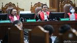 Momen Febri Diansyah Dicecar Hakim soal Honor Rp 3,1 M dari SYL