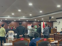 Momen KPU Diminta Hakim MK Hitung Ulang Surat Suara TPS Donggala