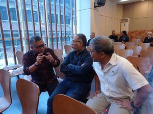 Hasto Hingga Rocky Gerung Hadiri Kuliah Umum di UI Bahas Soal Demokrasi