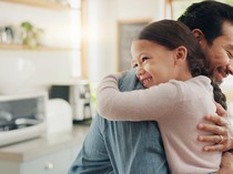 Makin Banyak Pria China Resign Kerja demi Jadi Bapak Rumah Tangga