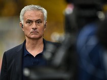Debut Mourinho di Liga Turki Berujung Kartu Kuning