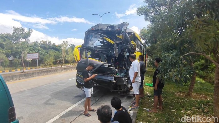 Kecelakaan bus ziarah Wali