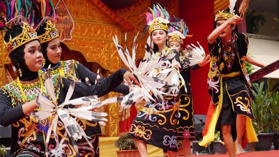 Kenalkan Budaya Lokal-Internasional ke Generasi Muda