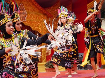 Kenalkan Budaya Lokal-Internasional ke Generasi Muda
