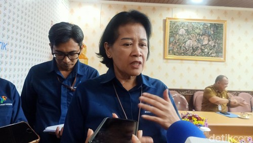 Kepala Badan Pusat Statistik (BPS) Bali Endang Retno Sri Subiyandani saat diwawancarai di Denpasar, Senin (3/6/2024).
