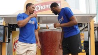 Grant Williams dan Marques Bolden menghadiri sampling booth Energen Champion pada tanggal 2 Juni, di Jakarta. Jr. NBA Indonesia berkolaborasi dengan Energen Champion, minuman chocomalt bergizi yang bermanfaat untuk mendukung aktivitas pemuda-pemudi yang dipenuhi beragam aktivitas dan kegiatan. Energen menghadirkan sampling booth pada berbagai kegiatan Jr. NBA Indonesia, termasuk Jr. NBA Indonesia Week 2024.