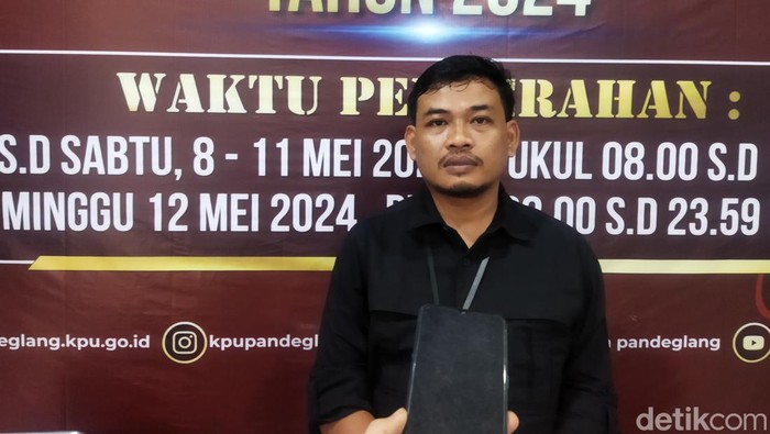 Ketua Divisi Teknis Penyelanggara Pemilu KPU Pandeglang, Restu Sugrining Umam (Foto: Aris Rivaldo/detikcom)