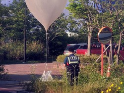 Selain Kirim Balon Tinja, Korut Juga Serang GPS Korsel