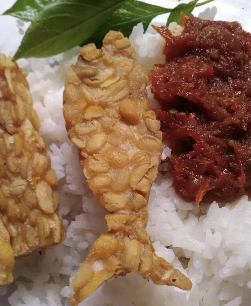 Kita tidak bisa mengontrol 100% apa yang ada di internet, karena itu, ada saja hal random yang mungkin lewat di timeline. Kayak yang berikut ini.