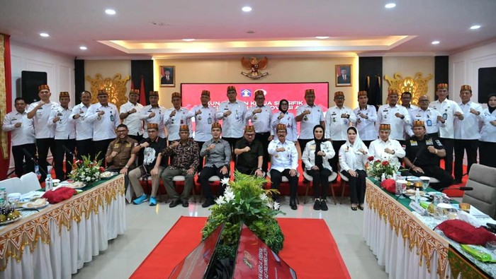 Kunjungan Hinca Pandjaitan