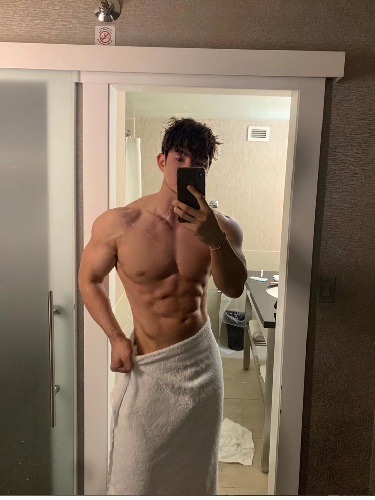 Lee Sanggil, pilot ganteng