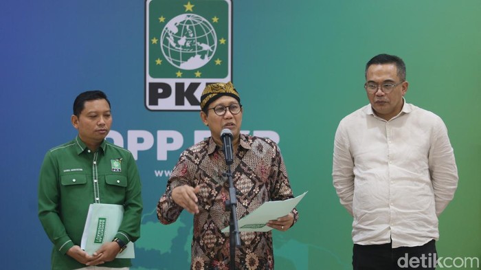 Momen PKB Umumkan 35 Nama yang Diusung di Pilkada 2024 Momen PKB Umumkan 35 Nama yang Diusung di Pilkada 2024