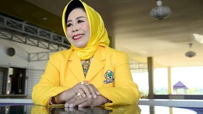 Ketua Harian DPD II Golkar Palopo Nurhaenih.