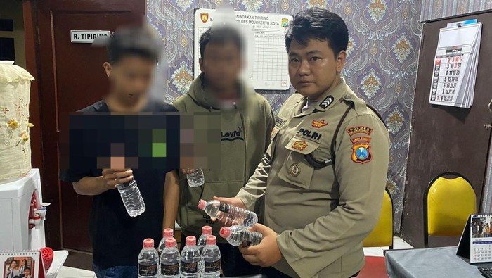 Pelajar di Mojokerto jual miras