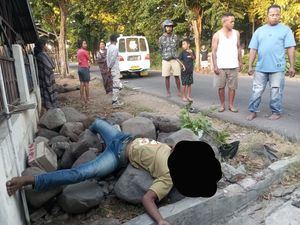Pemotor di Sikka Tewas gegara Tabrak Pembatas Rumah Warga