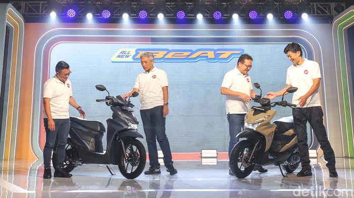 Penampakan All New Honda BeAT, Punya Fitur Smart key dan Alarm PT Astra Honda Motor (AHM) meluncurkan All New Honda BeAT series terbaru melalui sentuhan desain compact teranyar dan beragam fitur canggih yang menambah kenyamanan serta keamanan berupa Smart key dan Alarm dalam menemani aktivitas sehari-hari.
