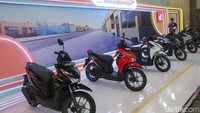 Karakter warna yang kekinian dihadirkan melalui warna baru yakni pilihan warna Glossy White Black pada All New Honda BeAT tipe CBS dan warna Matte Brown yang disematkan pada All New Honda BeAT Street. Kesan Street Style pada All New Honda BeAT Street semakin kuat pada penyematan Velg 12 Inch dengan tapak ban yang lebih lebar, cocok bagi generasi muda yang ingin tampil beda.