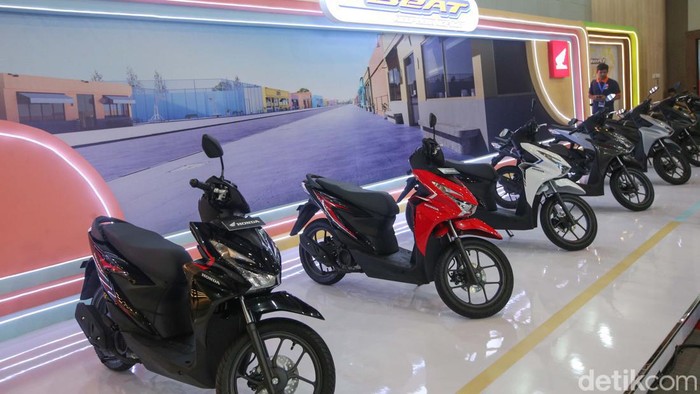 PT Astra Honda Motor (AHM) meluncurkan All New Honda BeAT series terbaru melalui sentuhan desain compact teranyar dan beragam fitur canggih yang menambah kenyamanan serta keamanan berupa Smart key dan Alarm dalam menemani aktivitas sehari-hari.