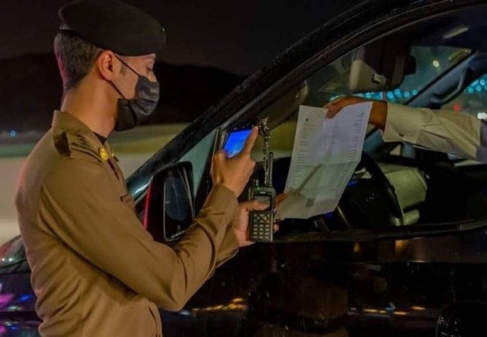 Pemeriksaan visa haji oleh polisi Arab Saudi