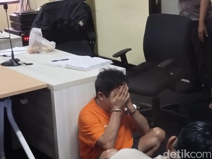 Polisi menangkap Didik Setiawan (61) pembunuh bocah yang jasadnya ditemukan di dalam lubang di Bantargebang, Kota Bekasi.