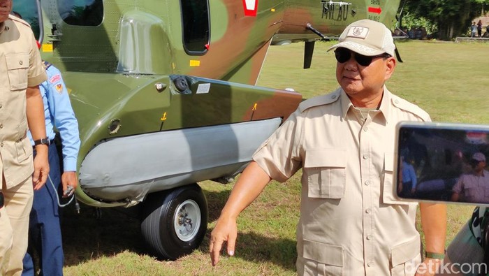 Prabowo saat datang ke Kalurahan Banyusuco