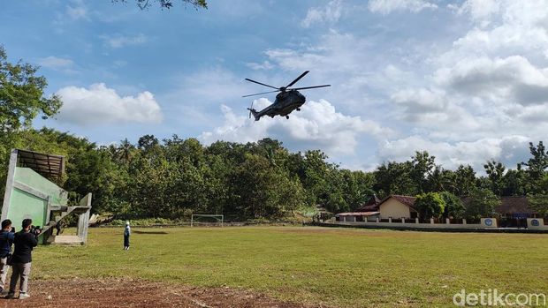 Prabowo saat datang ke Kalurahan Banyusuco