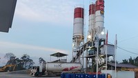 Fasilitas Batching plant di Kawasan Ibu Kota Nusantara (IKN) yang juga menggunakan green cement SIG untuk mendukung pembangunan Jalan Tol IKN Seksi 3A (Karangjoang - KTT Kariangau). Foto: Dok Semen Indonesia (SIG)