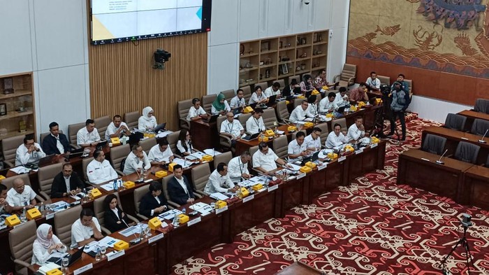 RDP MIND ID dengan Komisi VI DPR.