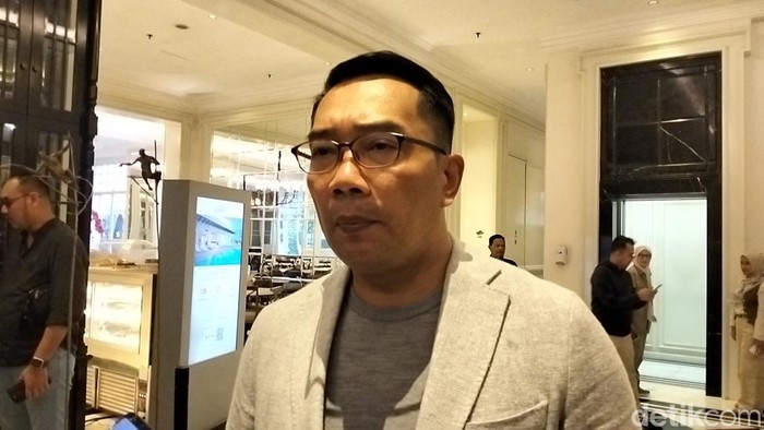 Ridwan Kamil saat diwawancara di Bandung.