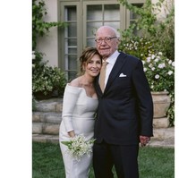 Pernikahan ini hanya berselang beberapa bulan setelah keduanya sempat dikabarkan bertunangan oleh New York Times pada Maret 2024. Jalinan asmara mereka bermula setelah istri ketiga Rupert, Wendi Deng, mempertemukan keduanya, demikian menurut Daily Mail. (Foto: News Corp. via AP)