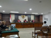 Eks Pimca Bulog Parepare Dituntut 2 Tahun Penjara dan Denda Rp 300 Juta