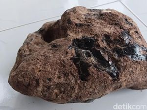 Batuan Aneh Ditemukan di Sukabumi, Kalau Dibakar Berbau Kemenyan