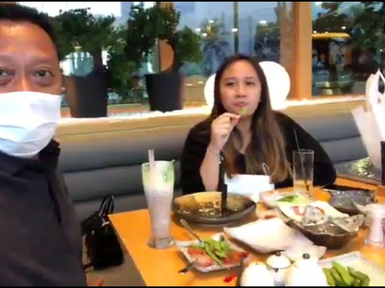 Tukul Arwana Selalu Bagikan Momen Makan Bareng Anak-anaknya