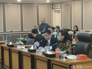 Utut Sebut Anggaran Kemenkopolhukam Bakal Turun, Ungkit Makan Pagi Bergizi