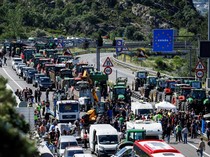 Aksi Petani Prancis dan Spanyol Blokir Perbatasan Jelang Pemilu Uni Eropa